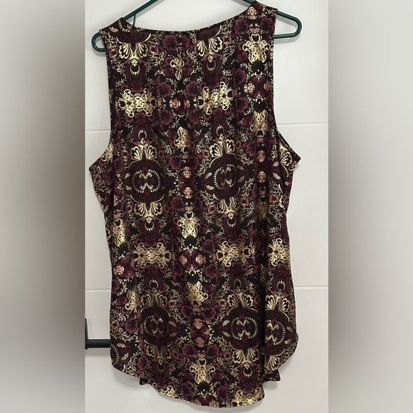 ⭐️Like New⭐️ Torrid: Women’s Sleeveless Blouse- Size 2 - Picture 6 of 7